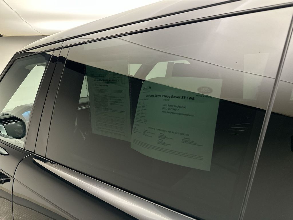 2023 Land Rover Range Rover SE 20