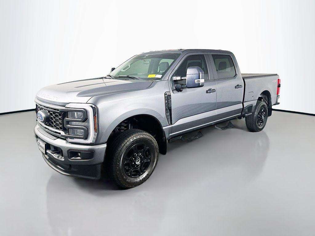 Used 2024 Gray Ford XL image 3