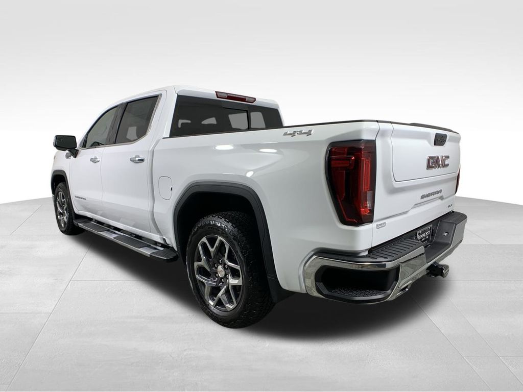 2024 GMC Sierra 1500 SLT 3