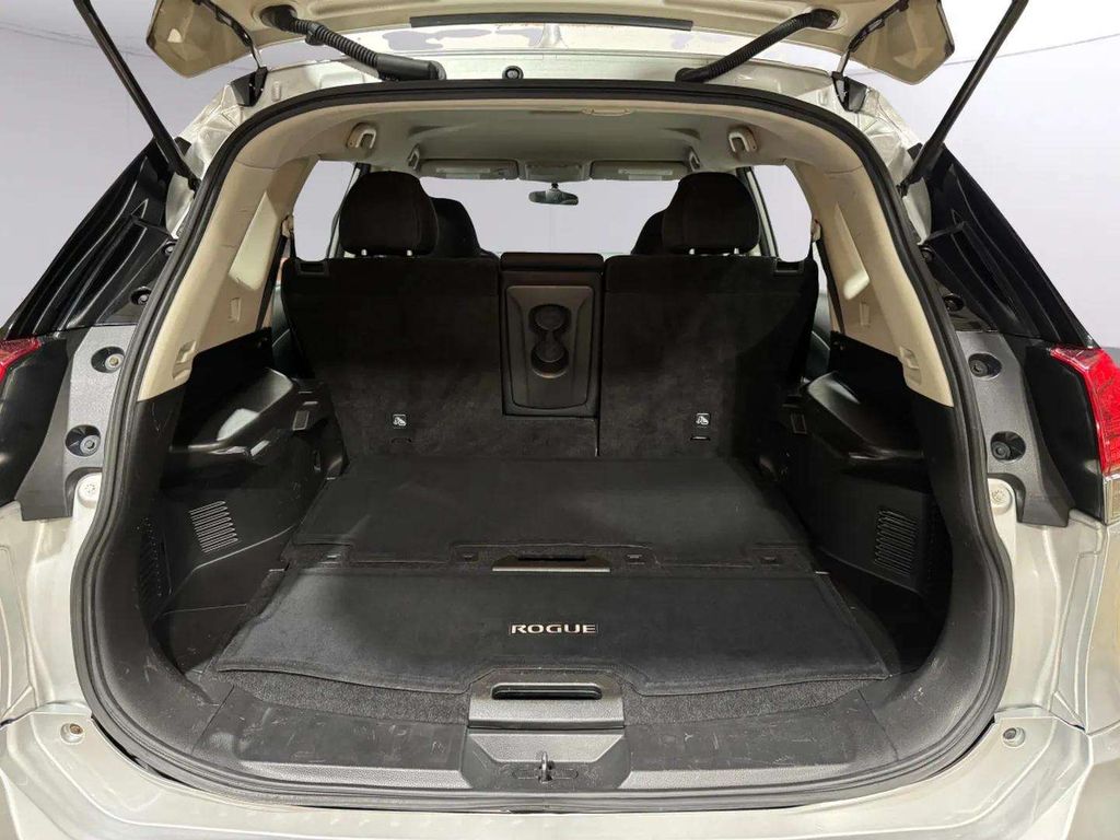 Used 2017 Brilliant Silver Nissan S image 26