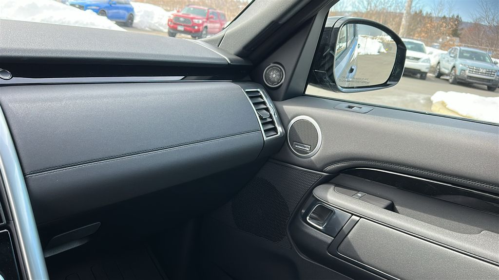 new 2026 Land Rover Discovery car, priced at $69,410