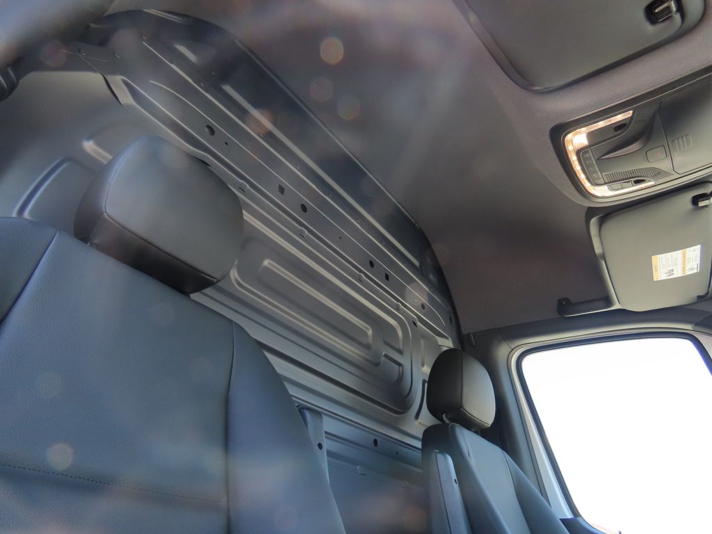 Thumbnail: 2025 Mercedes-Benz Sprinter - 18