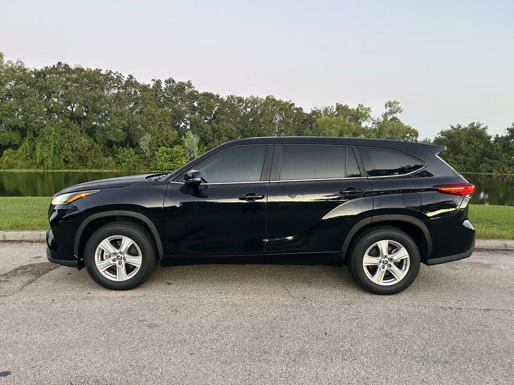 Thumbnail: 2023 Toyota Highlander - 2