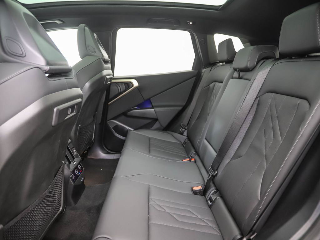 Thumbnail: 2025 BMW X3 - 21