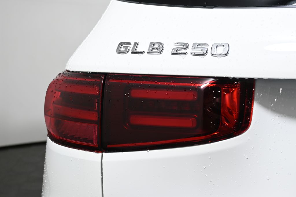 Thumbnail: 2026 Mercedes-Benz GLB - 15