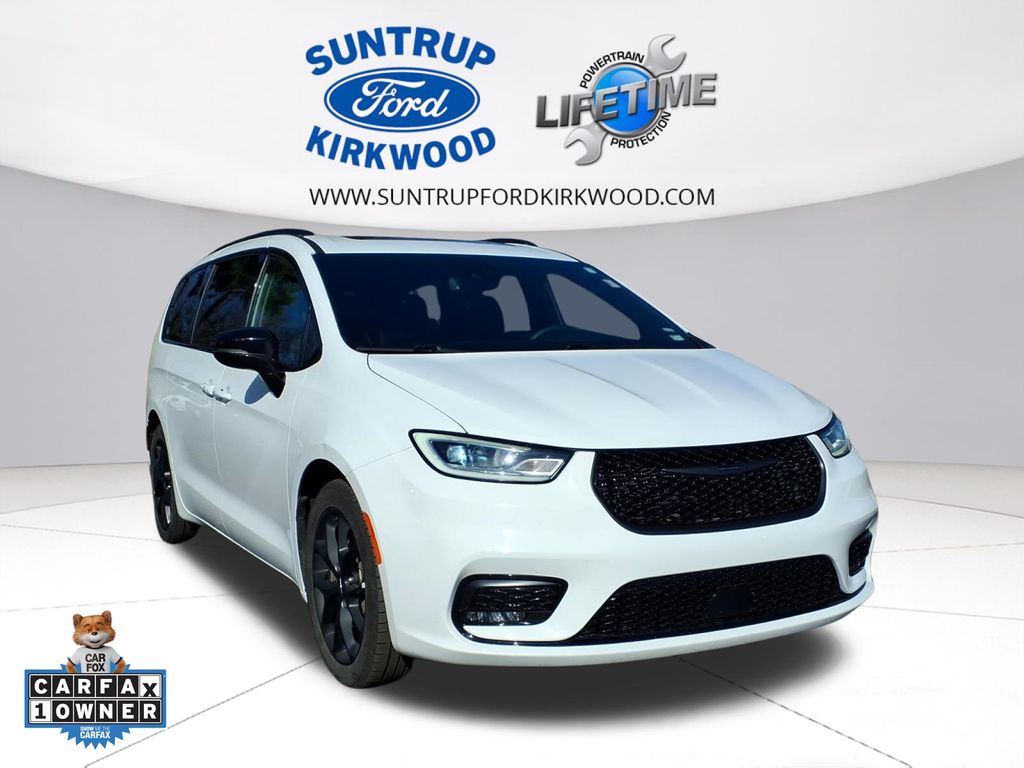 Bright White Clearcoat 2025 Chrysler Pacifica Limited FWD Minivan Front-Wheel Drive 9-Speed Automatic