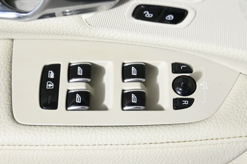 Thumbnail: 2018 Volvo S90 - 28