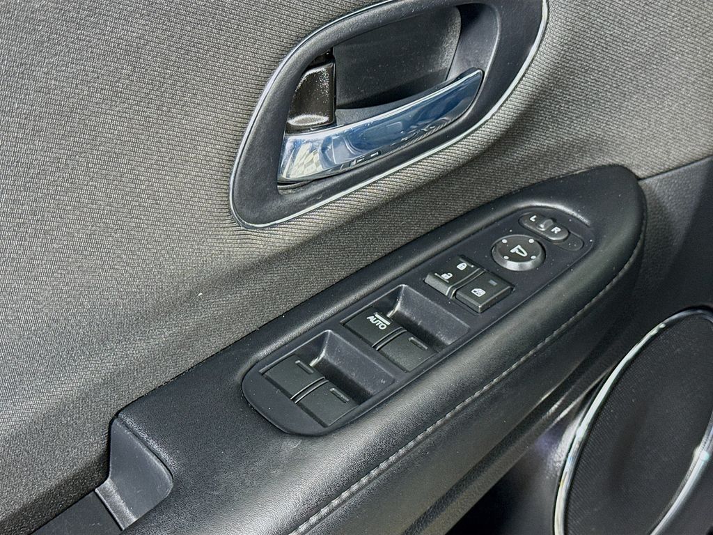 Thumbnail: 2021 Honda HR-V - 17