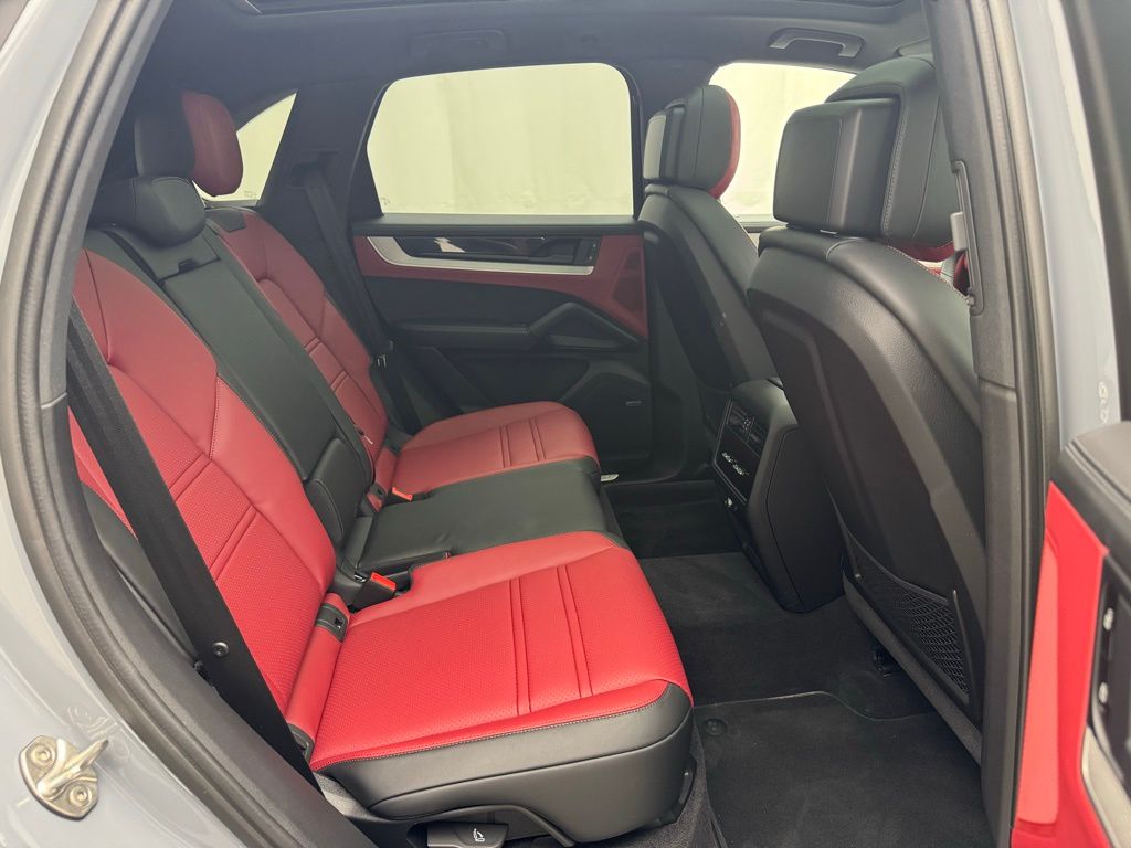 2025 Porsche Cayenne S 21