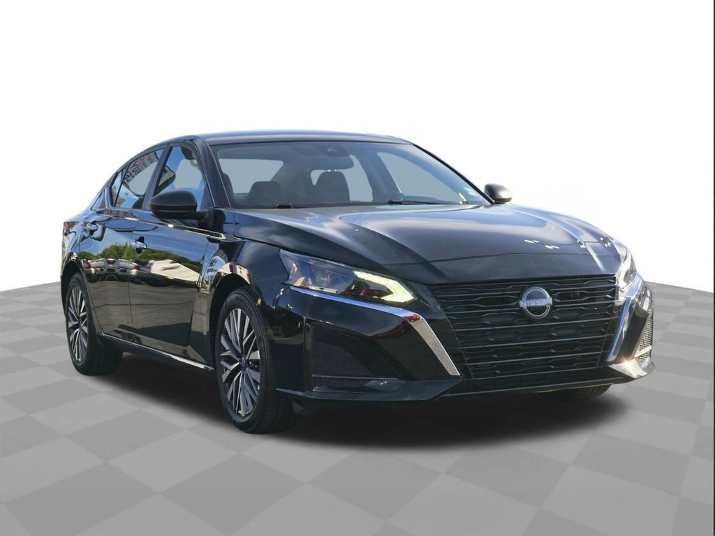 2025 Nissan Altima 2.5 SV - 2