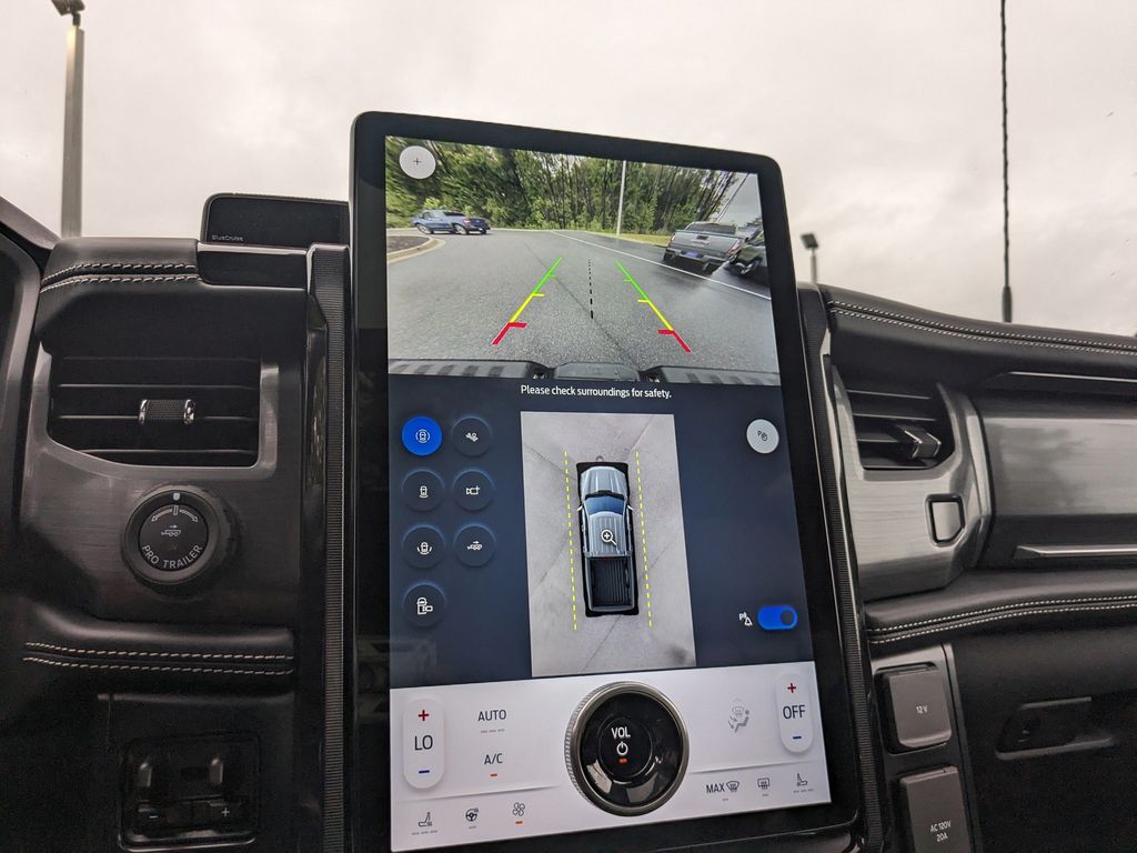 2025 Ford F-150 Lightning Platinum