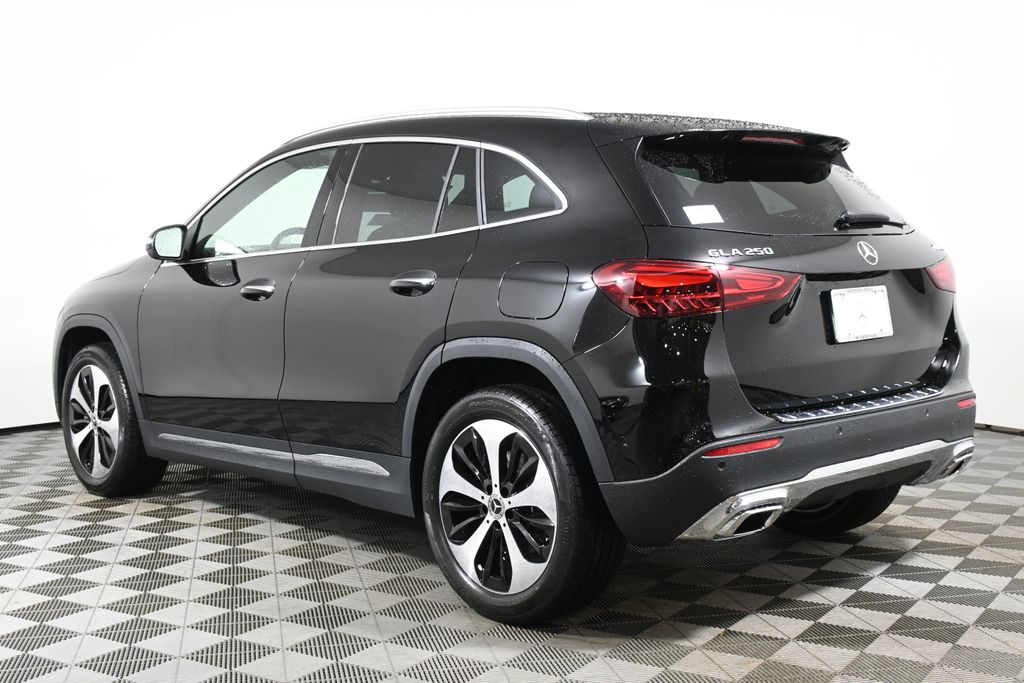 2025 Mercedes-Benz GLA 250 4MATIC 5