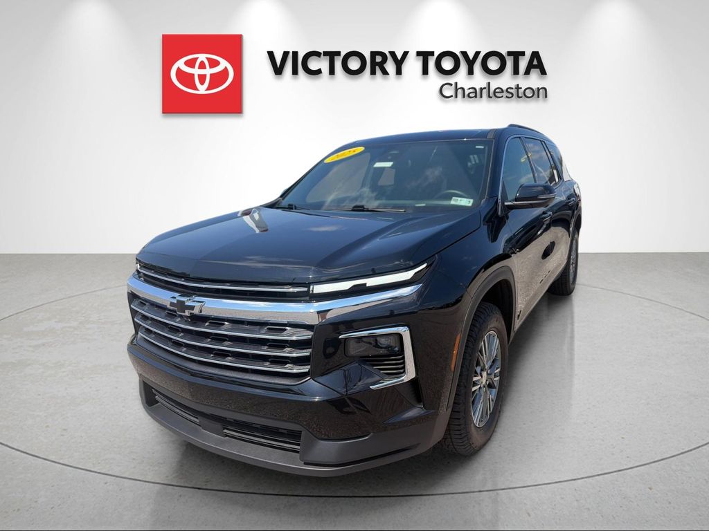 Black Metallic 2025 Chevrolet Traverse SUV / Crossover Four-Wheel Drive 8-Speed Automatic