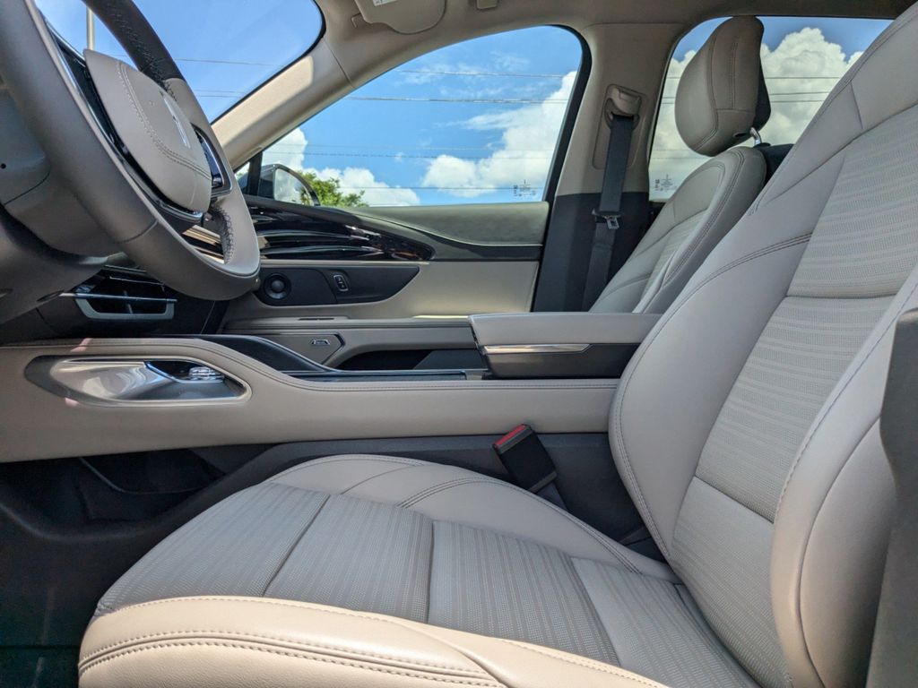 2025 Lincoln Nautilus Reserve