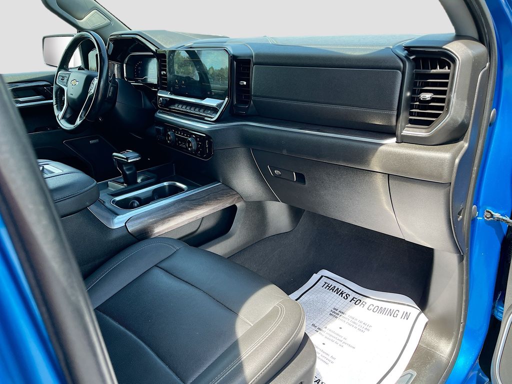 Used 2022 Blue Chevrolet LTZ image 31