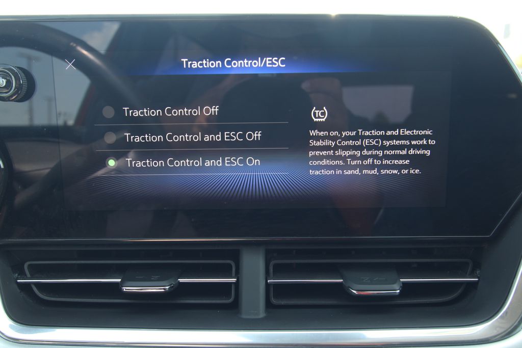 Used 2024 Chevrolet Trax SUV