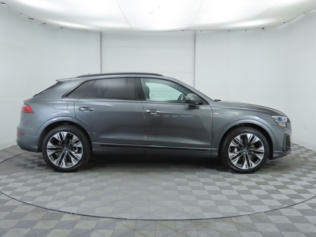 Thumbnail: 2025 Audi Q8 - 4