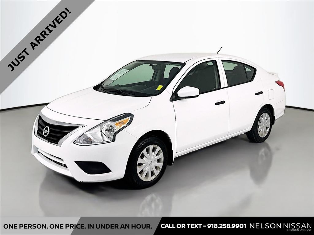 White (Fresh Powder) 2017 Nissan Versa S Plus Sedan Front-Wheel Drive Continuously Variable Transmission