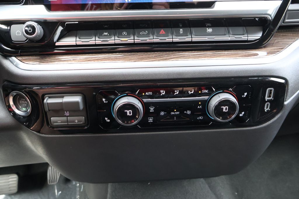 Thumbnail: 2026 Chevrolet Silverado 1500 - 28