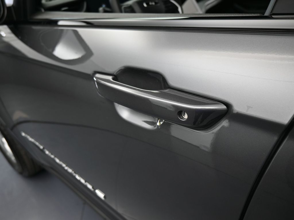 New 2026 Baltic Gray Metallic Clearcoat Jeep Laredo image 29