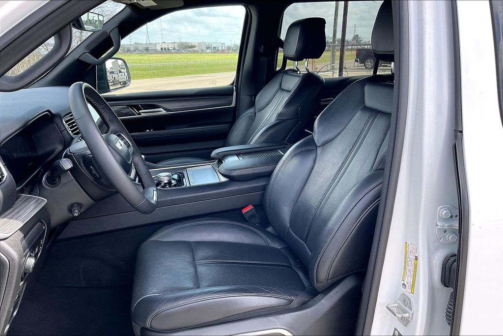 Used 2024 Jeep Wagoneer Series II 4D Sport Utility