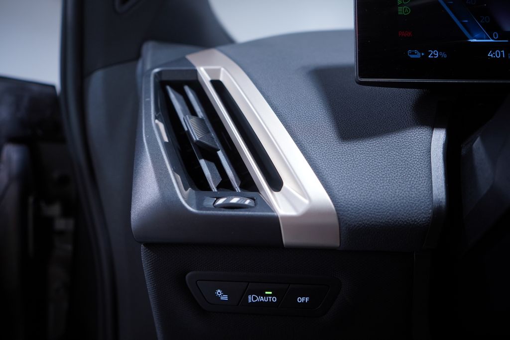 Thumbnail: 2023 BMW iX - 17