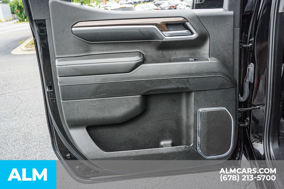 Used 2025 Black Chevrolet LT image 48