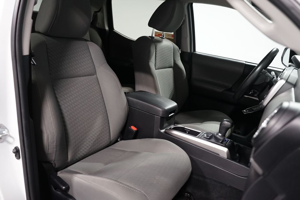 Thumbnail: 2022 Toyota Tacoma - 25