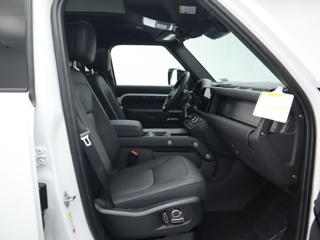 Thumbnail: 2025 Land Rover Defender - 21