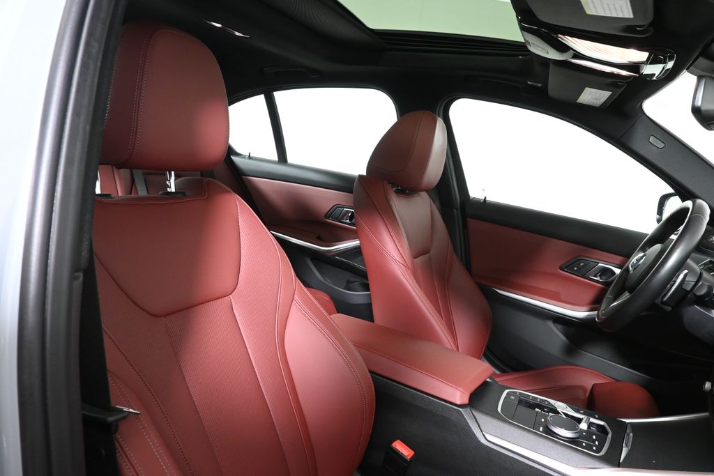 Thumbnail: 2024 BMW 3 Series - 30