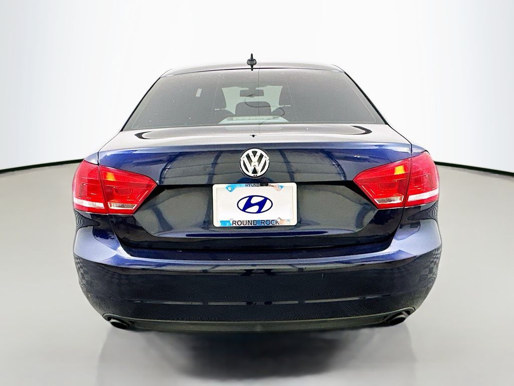 2014 Volkswagen Passat SE 6