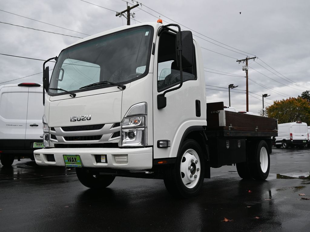 2024 Isuzu NPR HD 