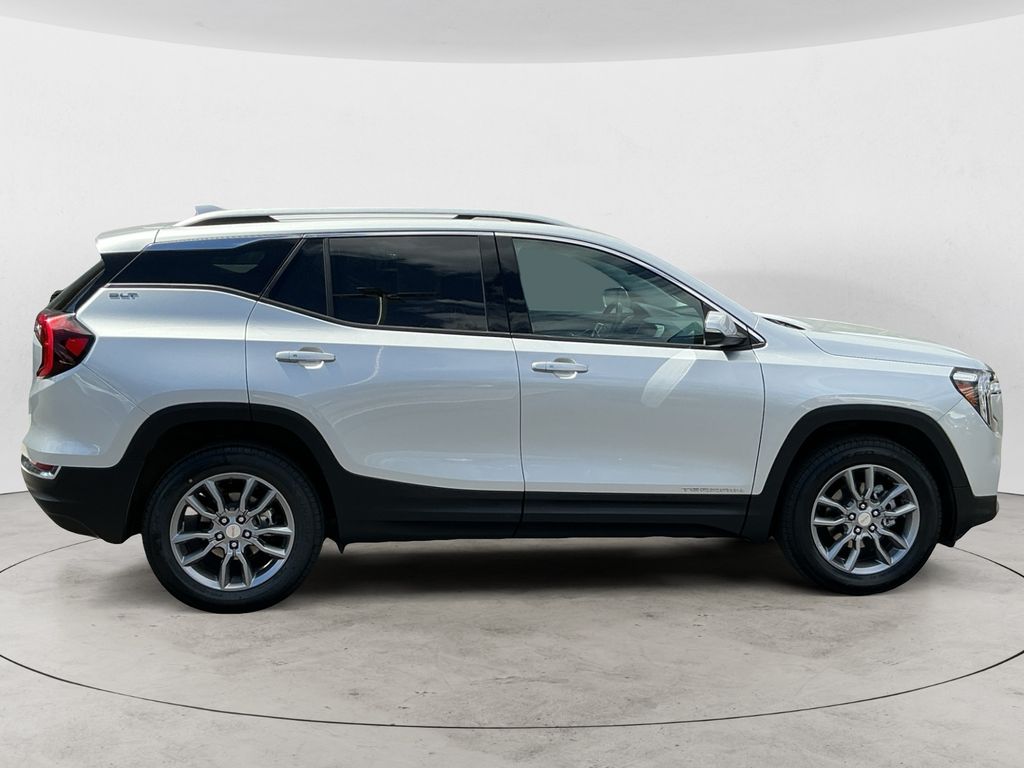 Used 2022 Silver GMC SLT image 8