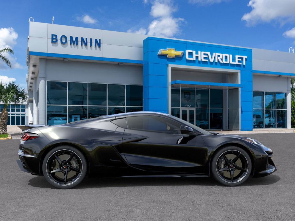 2025 Chevrolet Corvette E-Ray photo