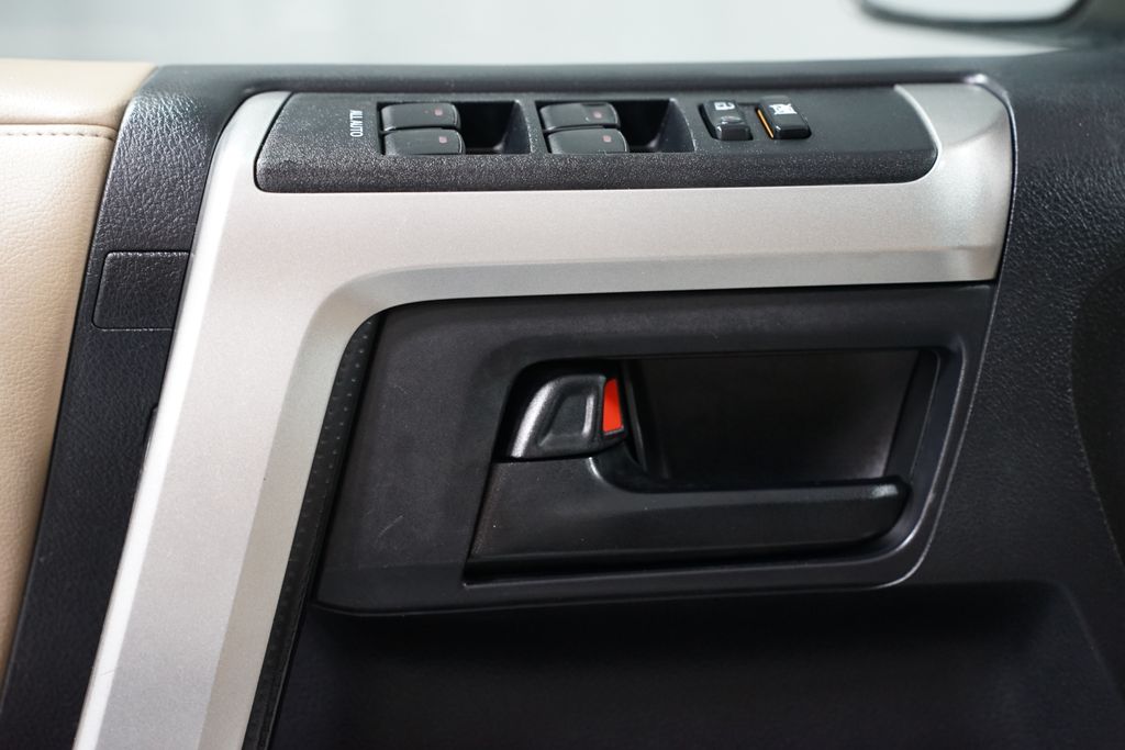 Thumbnail: 2011 Toyota 4Runner - 31