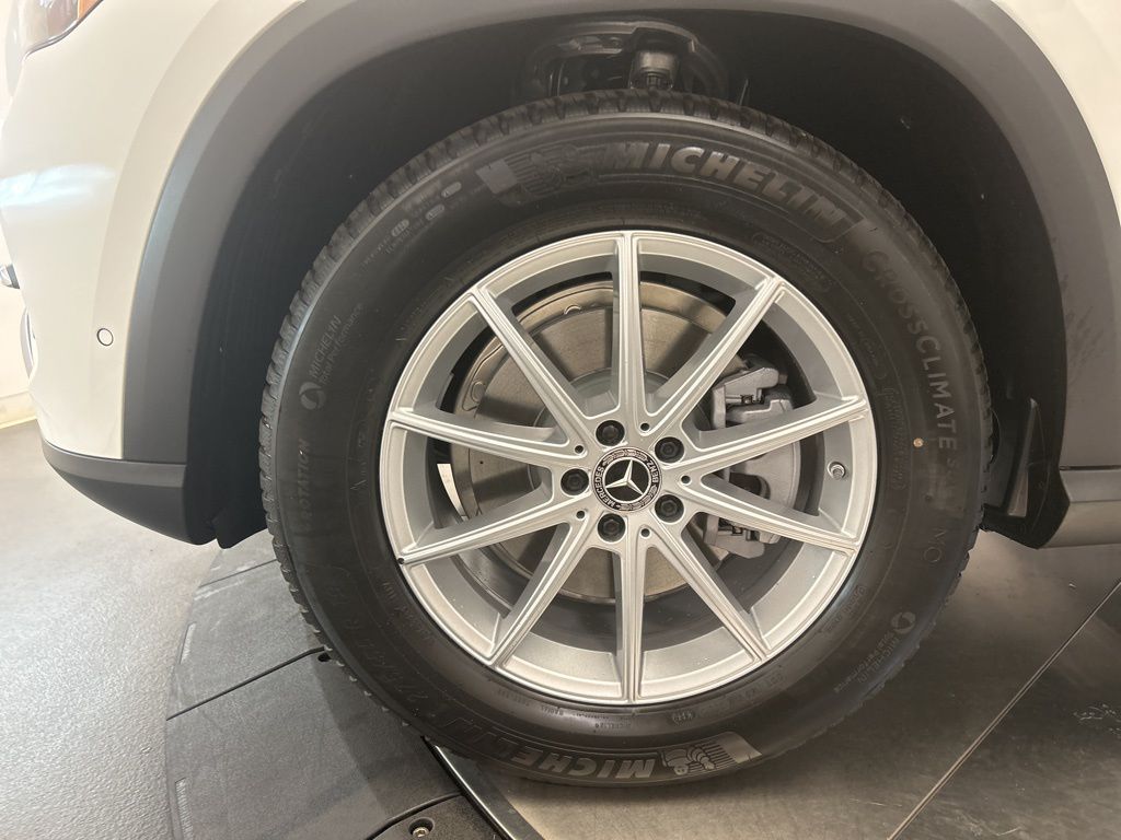 Thumbnail: 2026 Mercedes-Benz GLE - 10