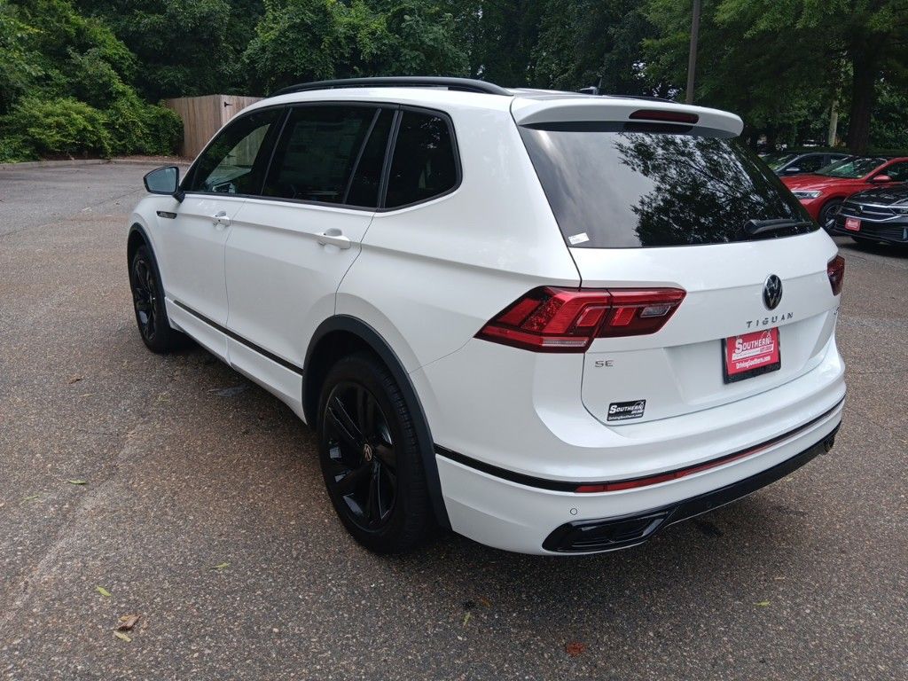 2024 Volkswagen Tiguan 2.0T SE R-Line Black 3