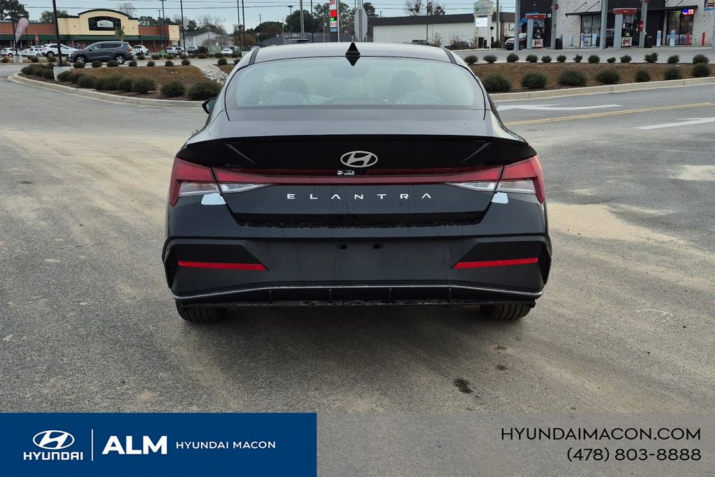 New 2026 Black HYUNDAI SEL Sport Plus image 8