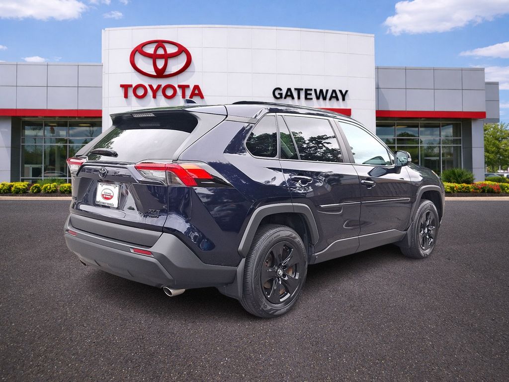 Thumbnail: 2020 Toyota RAV4 - 4