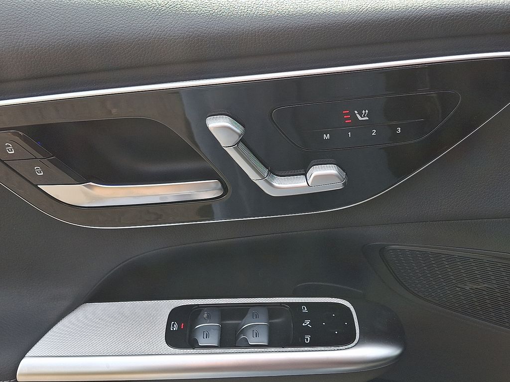 Thumbnail: 2026 Mercedes-Benz GLC - 9