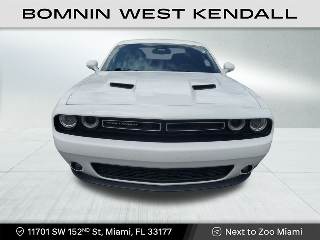 2015 Dodge Challenger SXT photo