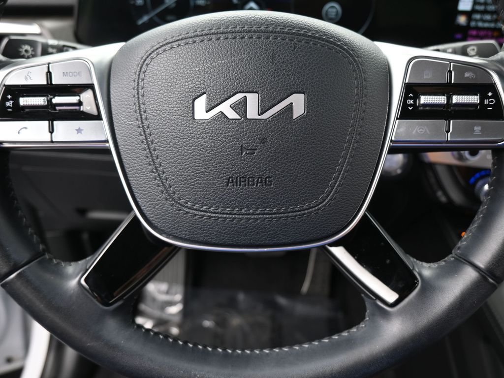 Used 2023 Glacial White Pearl Kia SX image 39