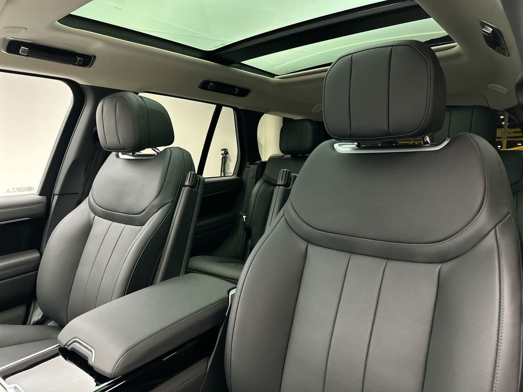 Thumbnail: 2025 Land Rover Range Rover - 10