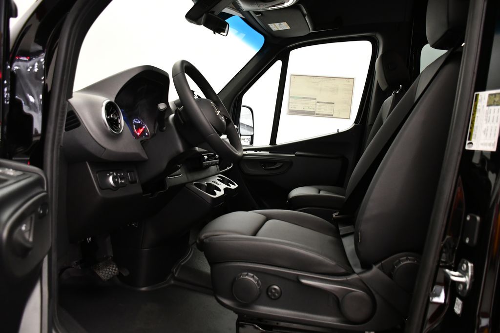 Thumbnail: 2026 Mercedes-Benz Sprinter - 27
