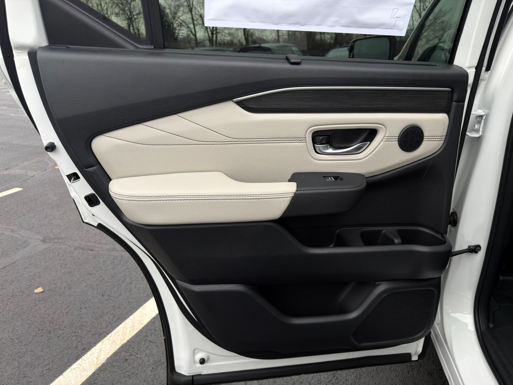 Thumbnail: 2026 Honda Pilot - 21