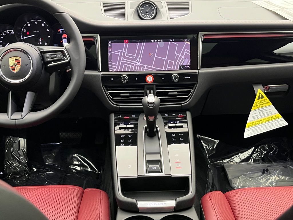 Thumbnail: 2025 Porsche Macan - 22