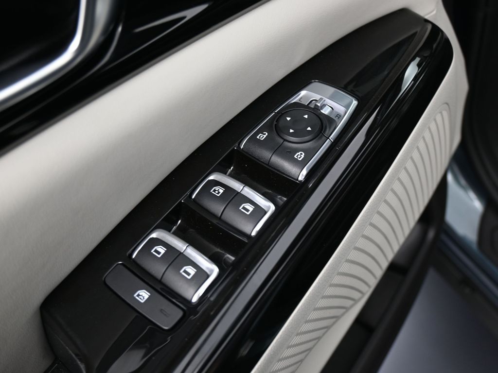 Used 2024 Astra Blue Kia EX image 14