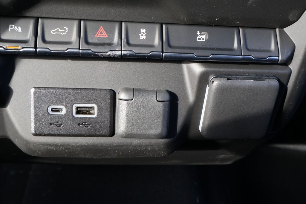 Thumbnail: 2026 Chevrolet Silverado 2500 - 28