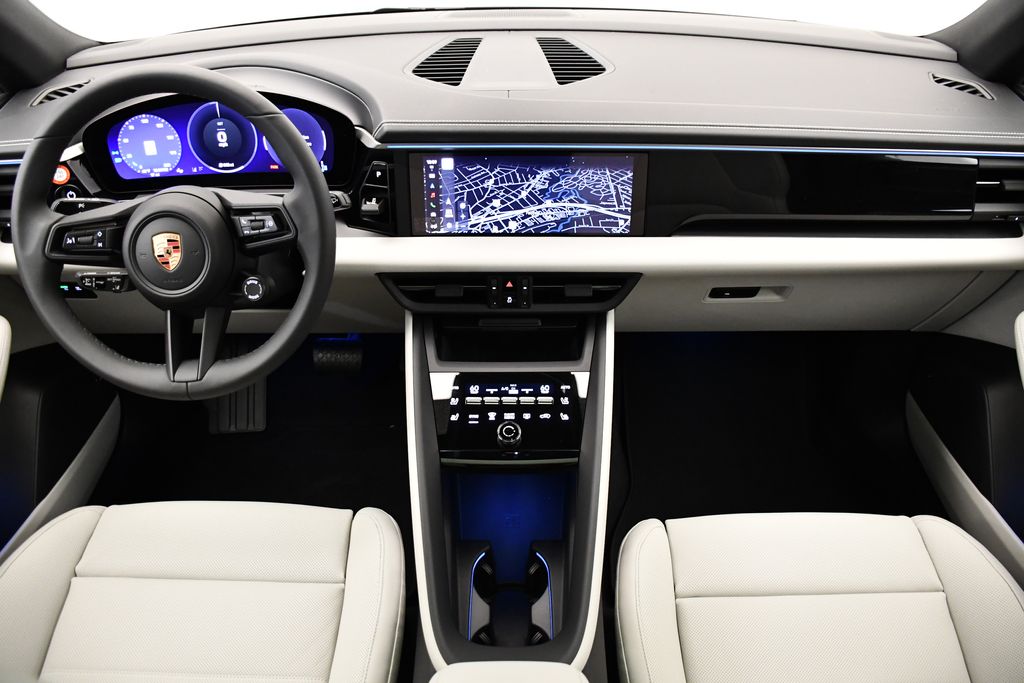Thumbnail: 2025 Porsche Macan - 24