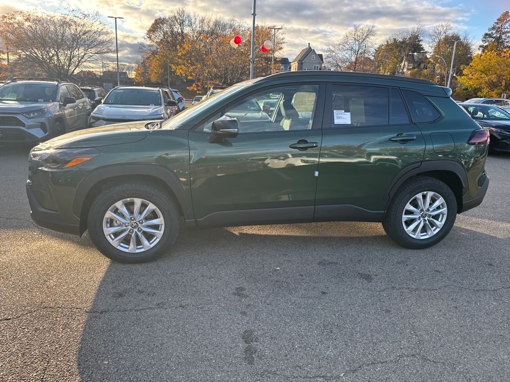 2026 Toyota Corolla Cross LE photo 4